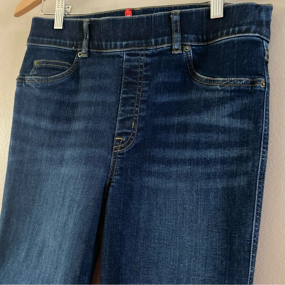 SPANX Women’s Cotton Denim Flare Jeans Pull-On Size MEDIUM 33”L - Picture 3 of 11